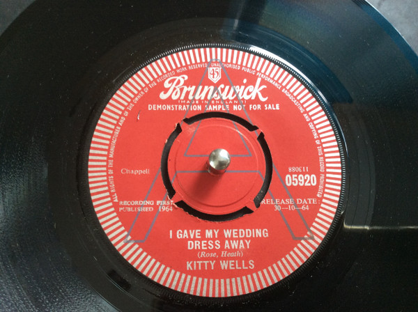 Kitty Wells - I Gave My Wedding Dress Away / I've Thought Of image 1