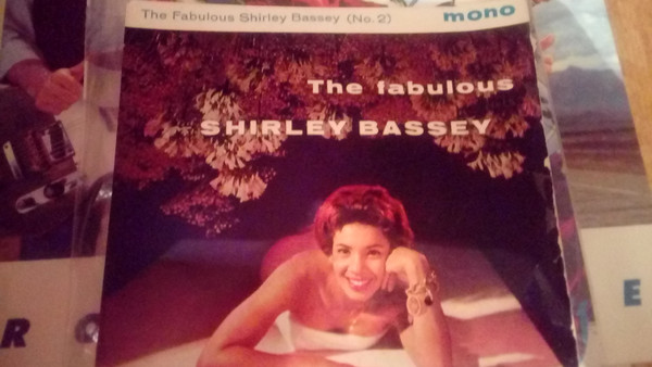 Shirley Bassey - Fabulous  (No. 2) - Used Vinyl Record 7" image 1