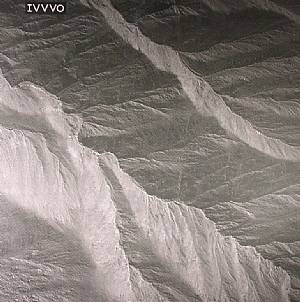 IVVVO - Light Moving - Vinyl Record 12" image 1