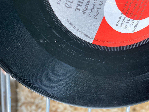 Culture Club - Karma Chameleon - Used Vinyl Record 7" image 8