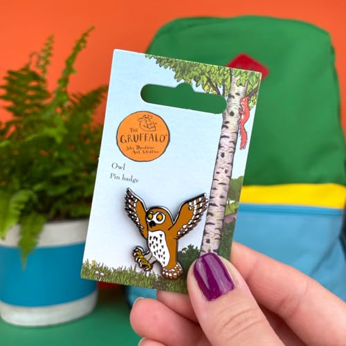 Owl Character Pin Badge - Non-book item image 2