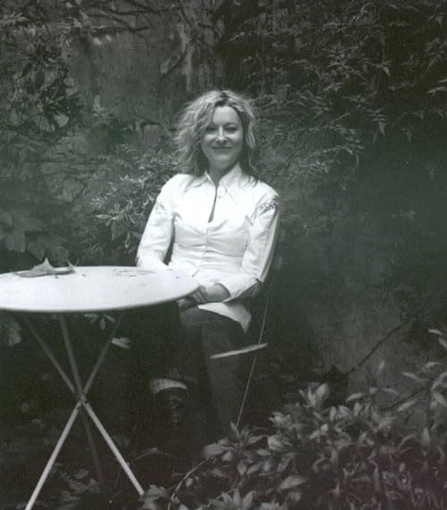 Mel McGrath - Tell Me Your Secrets - Paperback image 2