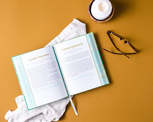 Christine Caine - Unshakeable : 365 Devotions for Finding Unwavering S image 4