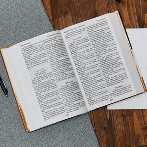 Thomas Nelson - KJV, Pew Bible, Large Print, Hardcover, Blue, Red Lett image 3
