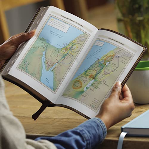 Thomas Nelson - KJV Holy Bible: Personal Size Giant Print with 43,000 image 8