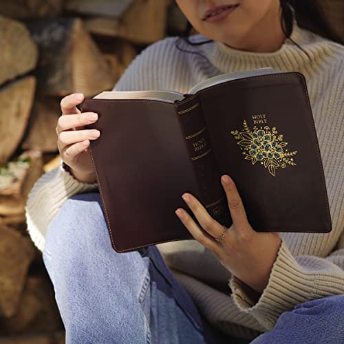 Thomas Nelson - KJV Holy Bible: Personal Size Giant Print with 43,000 image 9