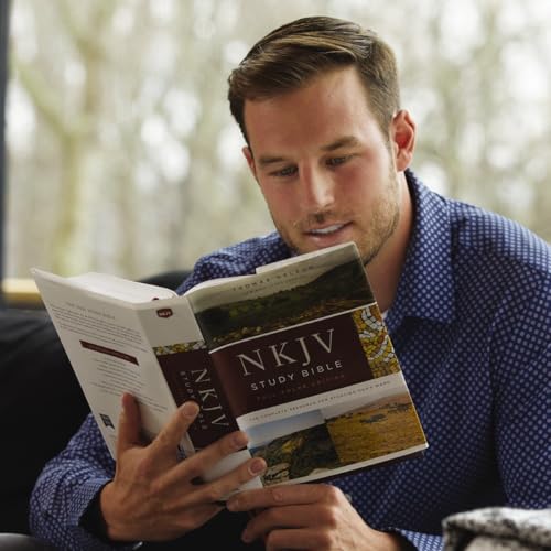 Thomas Nelson - NKJV Study Bible, Hardcover, Burgundy, Full-Color, Com image 6