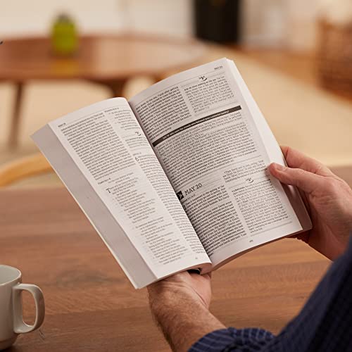NASB, MacArthur Daily Bible, 2nd Edition, Hardcover, Comfort Print - H image 2