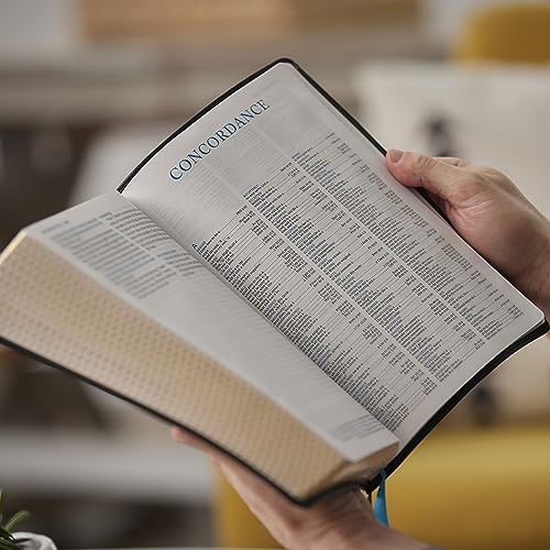Thomas Nelson - NKJV, Large Print Thinline Reference Bible, Blue Lette image 7