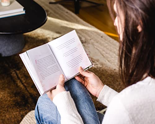 Sarah Young - Jesus Calling for Moms : Devotions for Strength, Comfort image 4
