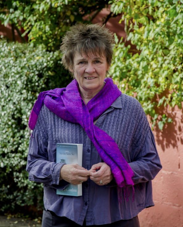 Evelyn Conlon - Moving About the Place : Short Stories - Paperback image 2