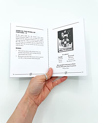 Xanna Eve Chown - Little Book of Tarot : An Introduction to Fortune-Te image 3