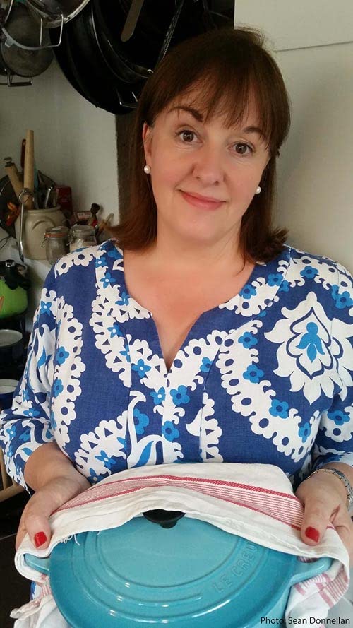 Debora Robertson - Manners : A modern field guide - Hardback image 2