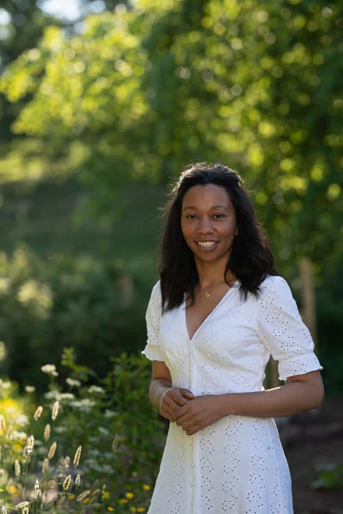 Diana Yates - Growing at Greenfields : A Seasonal Guide to Growing, Ea image 2