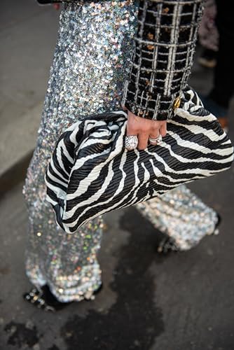 Suzanne Middlemass - It's All About Animal Print - Hardback image 4