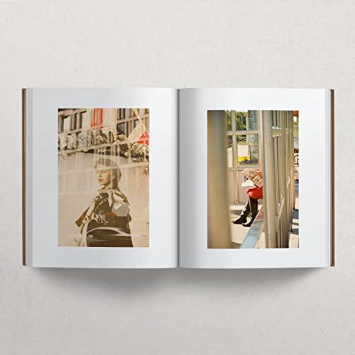 September in London - Hardback image 3