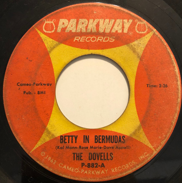 Betty In Bermudas / Dance The Froog